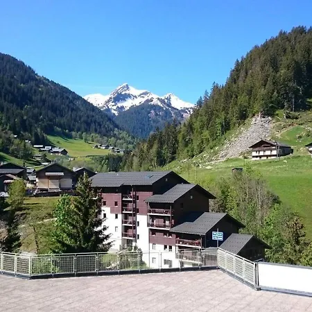 Apartment Cosy Pour 4, Au Coeur Du Village, Proche Des Pistes Et Avec Piscine Estivale - Fr-1-342-173 Areches